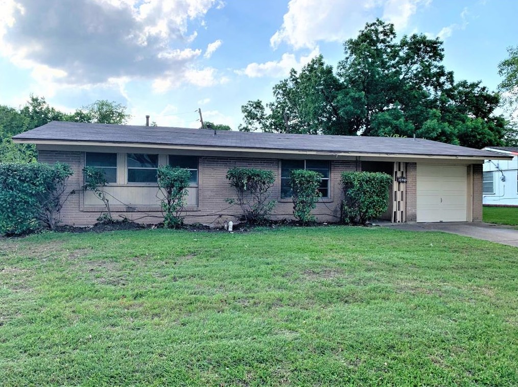 3627 Flamingo Way, Mesquite, TX 75150