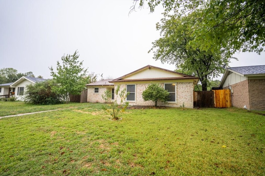 905 Longbeach Dr, Garland, TX 75043