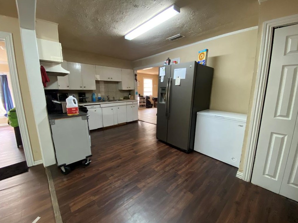 415 Phinney Ave, Dallas TX  75211-4648 exterior