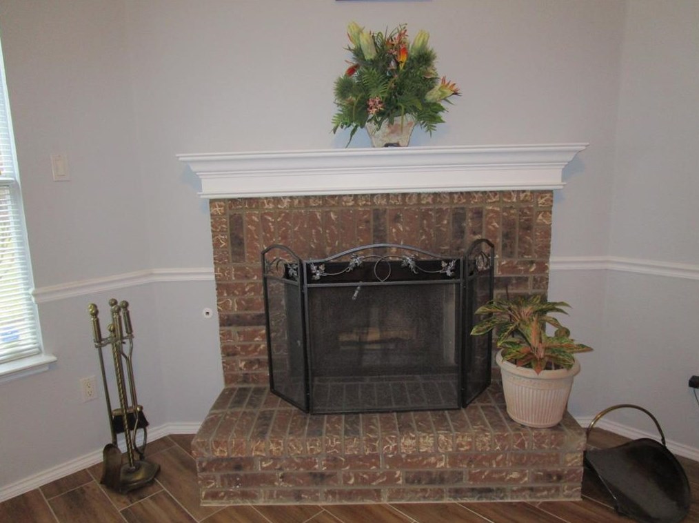 1232 Parkwood Trl, Mesquite TX 75149-8402 exterior