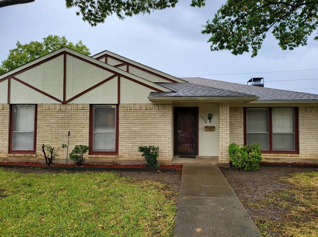 2808 Cliffbrook Dr, Carrollton, TX 75007