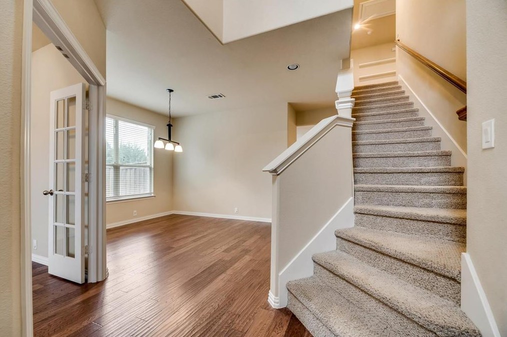 2928 Albares, Grand Prairie TX  75054-6512 exterior