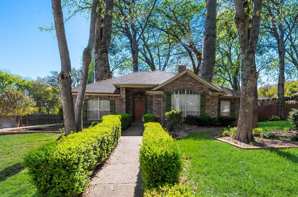1311 Sequoia Dr, Grand Prairie, TX 75052-6825