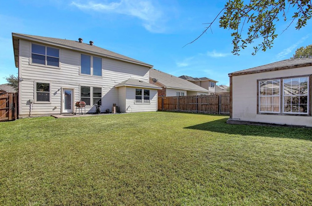 2545 Pioneer Blf Rd, Mesquite TX 75181-2170 exterior