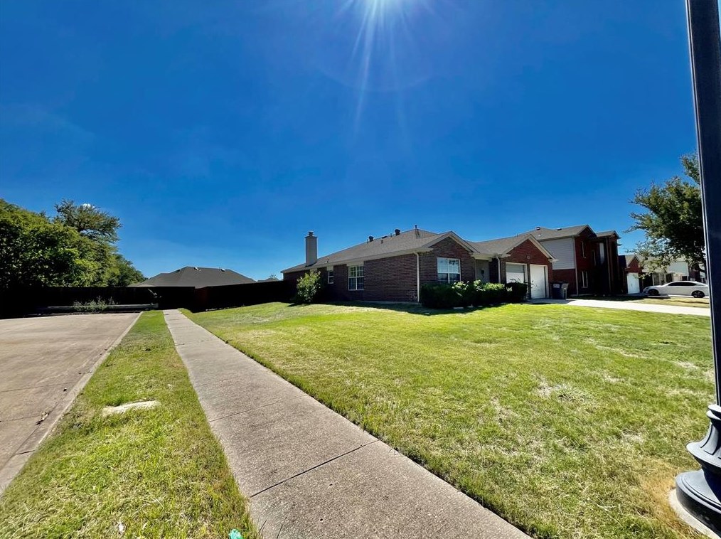 2428 Tailburton Ct, Oak Point, TX 75068