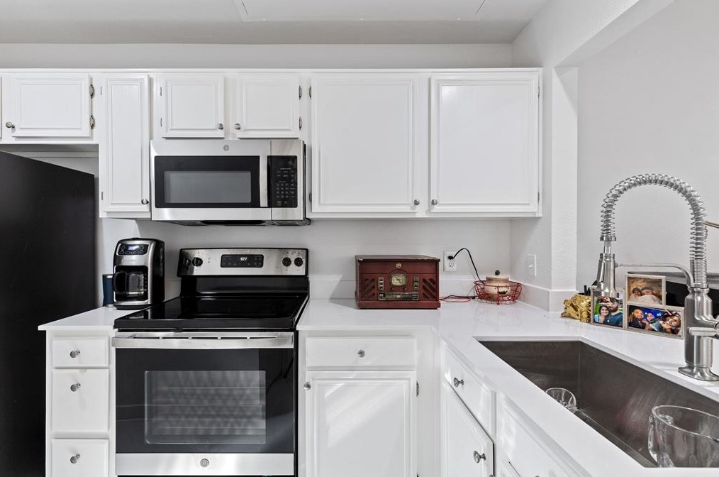 4122 Wycliff Ave, Dallas TX  75219-3000 exterior