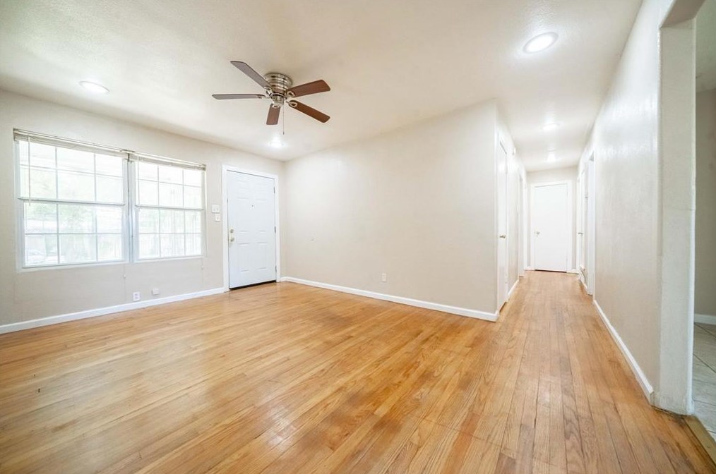 321 Old Mill Ln, Dallas, TX 75217