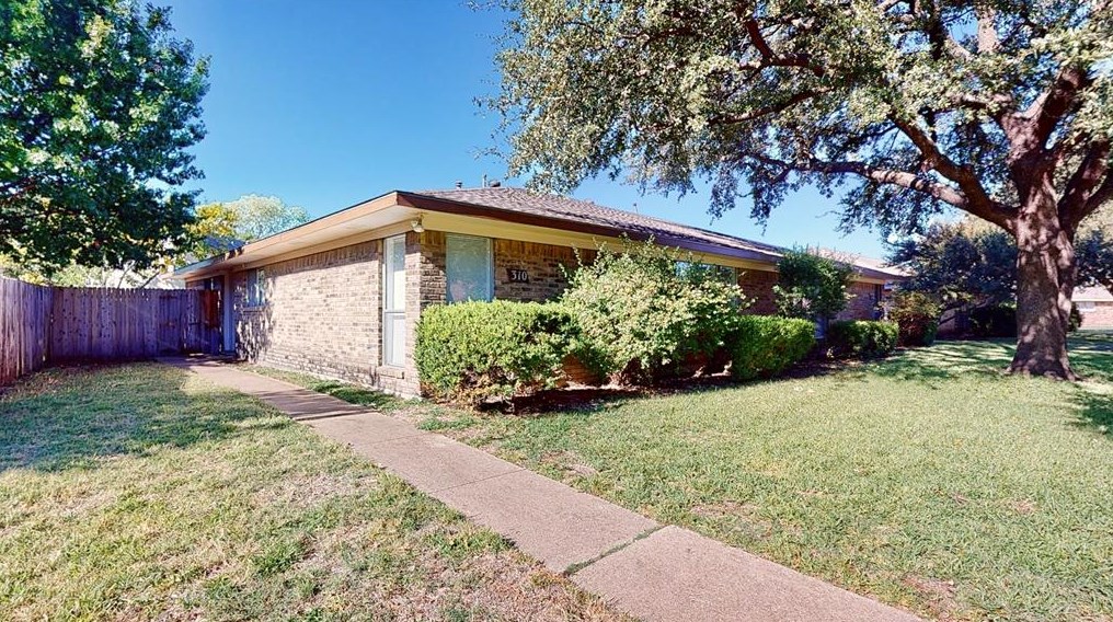 308 Towne House Ln, Richardson, TX 75081