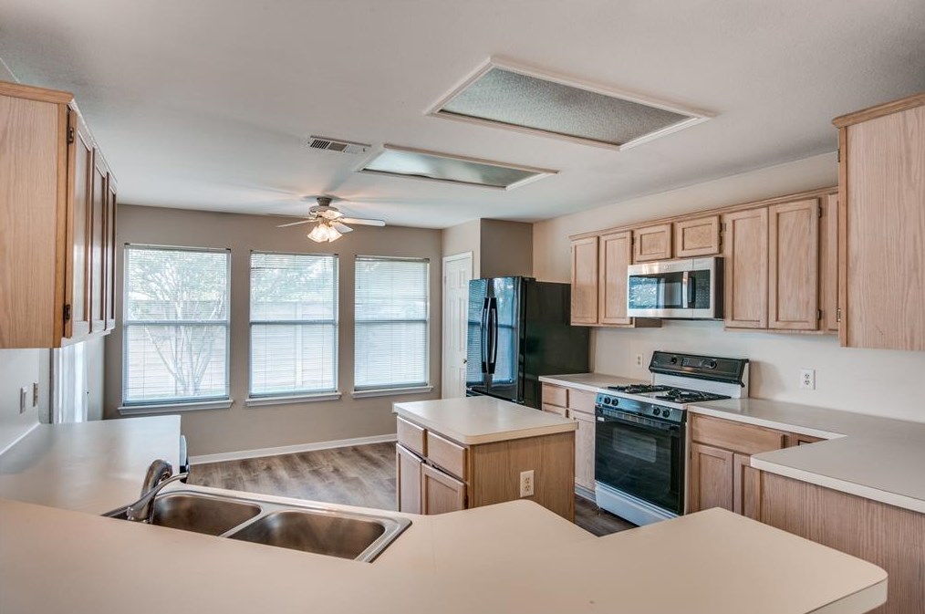 2600 Peachtree Ln, Mckinney TX  75070-3622 exterior