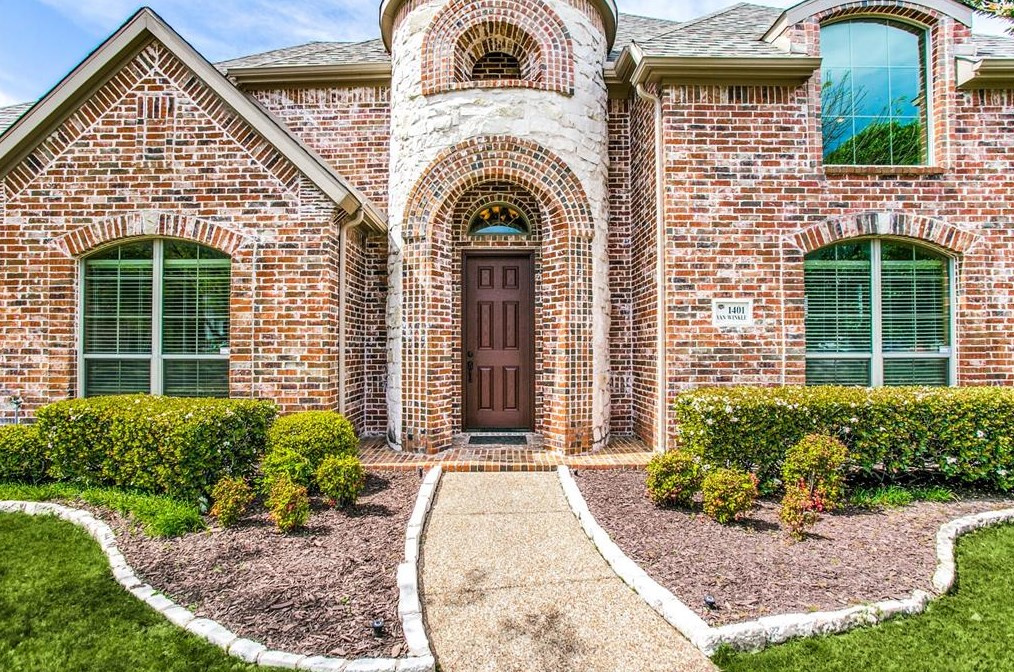 1401 Van Winkle Dr, Carrollton, TX 75007