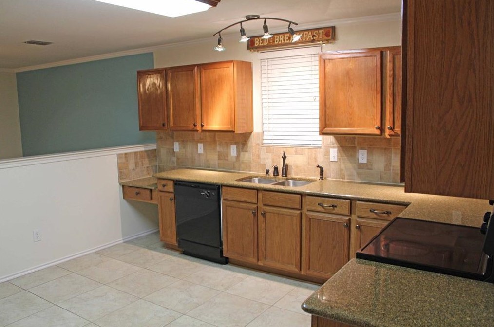 1720 Rialto Way, Justin, TX 76247