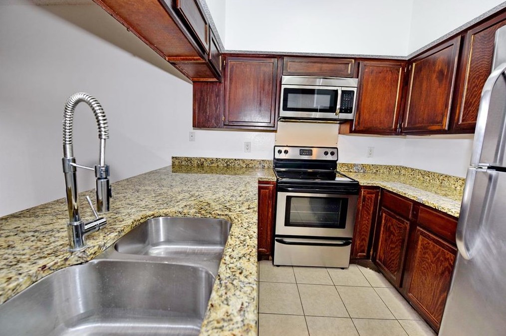 3701 Cedarplaza Ln #203, Dallas, TX 75209