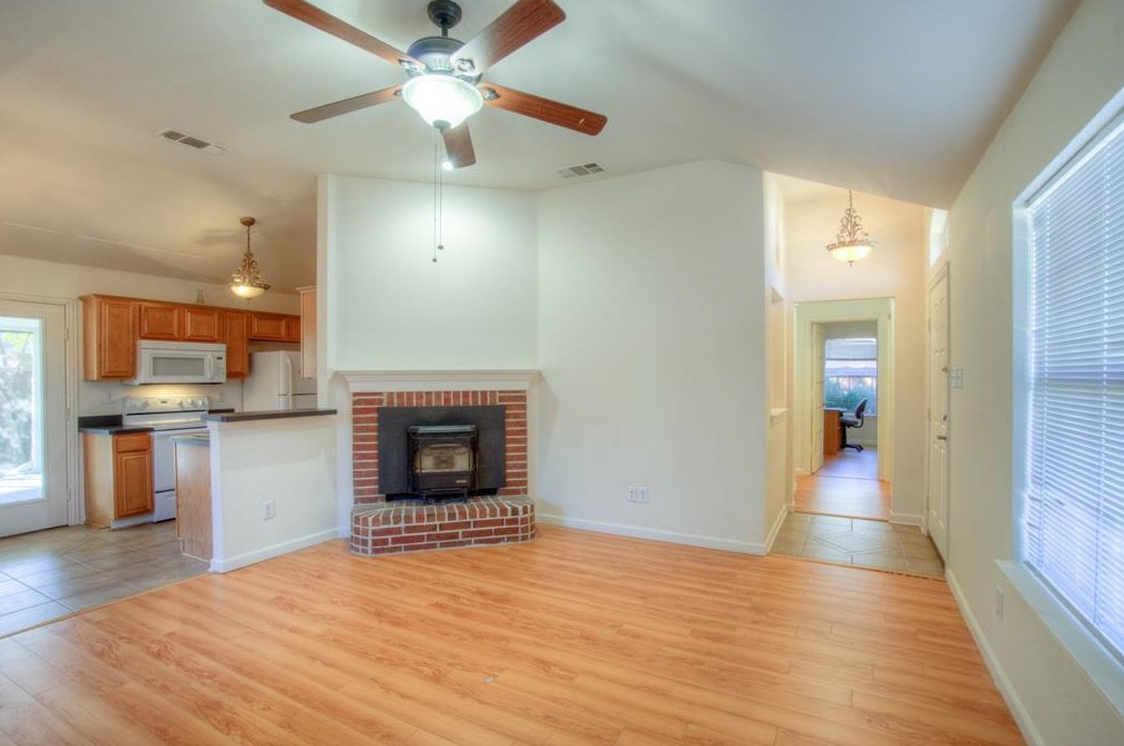 616 Mustang Ct, Oak Point, TX 75068