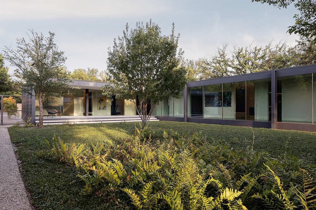 11345 Ricks Cir, Dallas TX  75230-3029 exterior