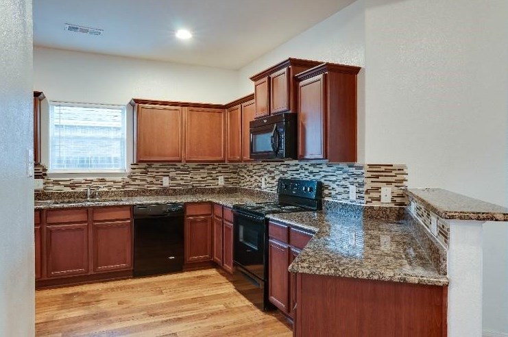 1232 Switchgrass Ln, Crowley TX  76036-4340 exterior