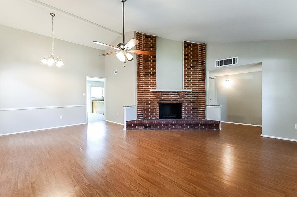 8514 Kensington Dr, Rowlett TX  75088-4337 exterior