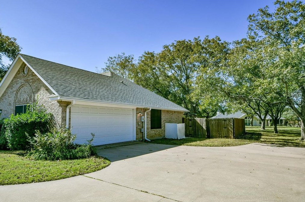 6208 Prospect Hill Dr, Granbury, TX 76049