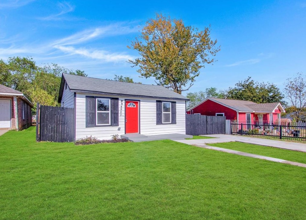 4923 Harlem St, Fort Worth, TX 76105