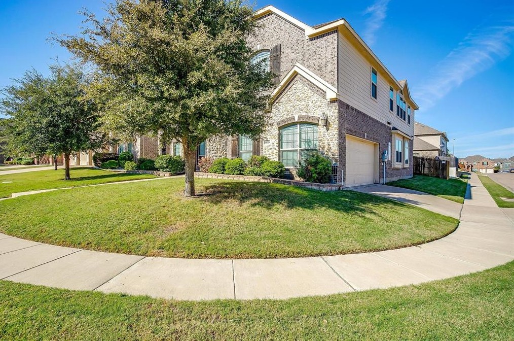 6033 Lacebark Elm Dr, Fort Worth, TX 76123