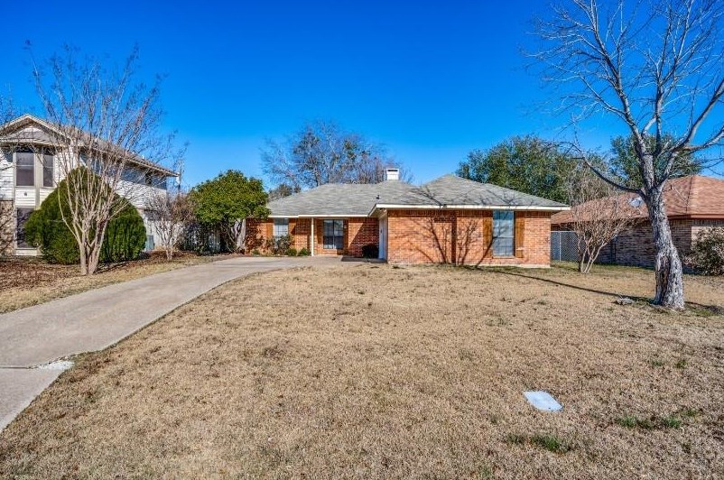916 Oak Grove Ln, Royse City, TX 75189