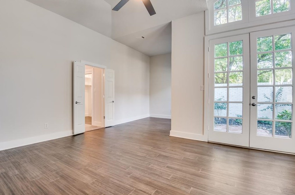 9506 Moss Hvn Dr, Dallas TX  75231-2610 exterior