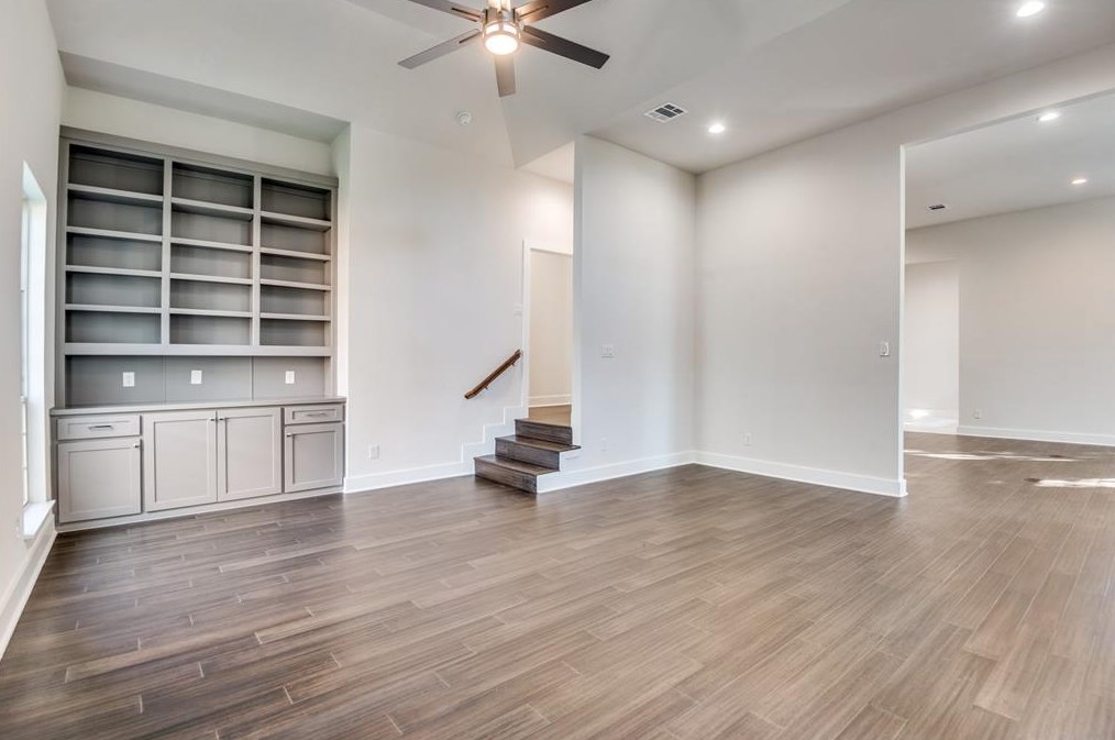 9506 Moss Hvn Dr, Dallas TX  75231-2610 exterior