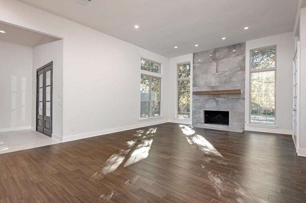 9506 Moss Hvn Dr, Dallas TX  75231-2610 exterior