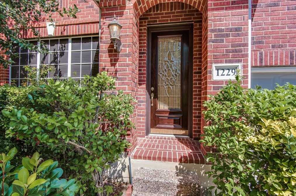 1229 Tioga Dr, Irving, TX 75063