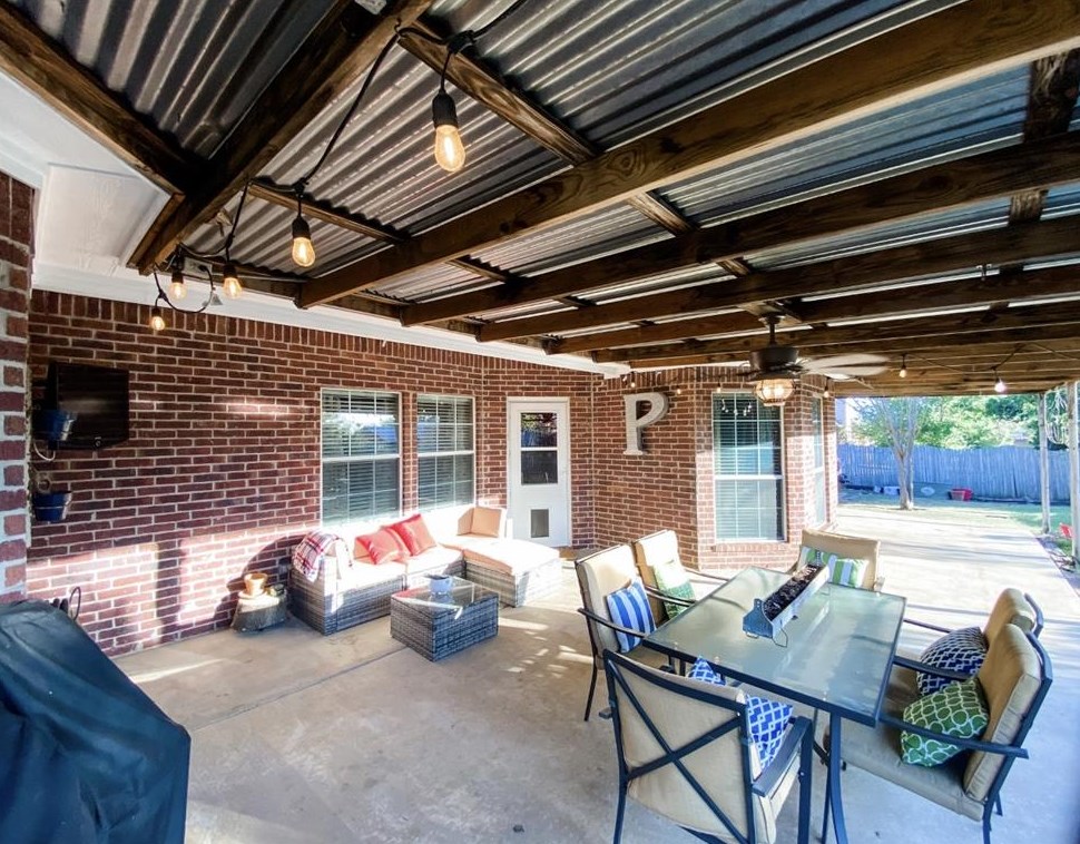 108 Deer Creek Dr, Alvord, TX 76225
