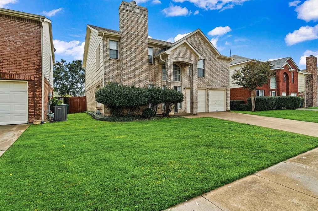 9068 Blue Ridge Trl, Fort Worth, TX 76118