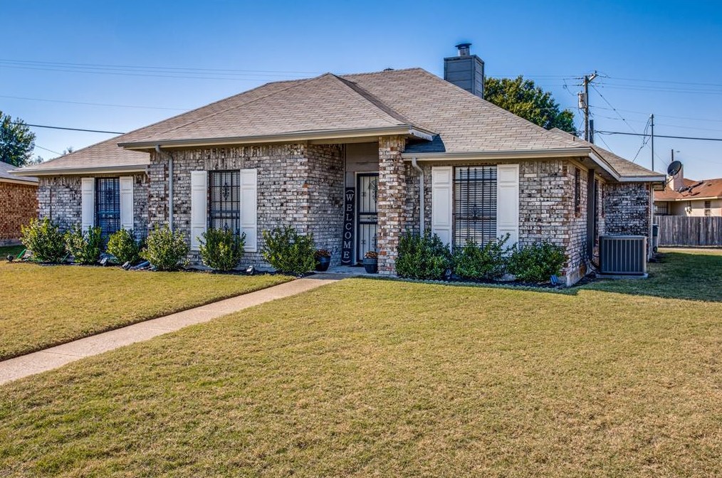 1119 S Pepperidge Dr, Lancaster, TX 75134