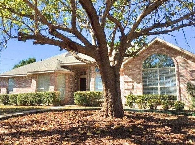 203 Parliament Dr, St Paul, TX 75098
