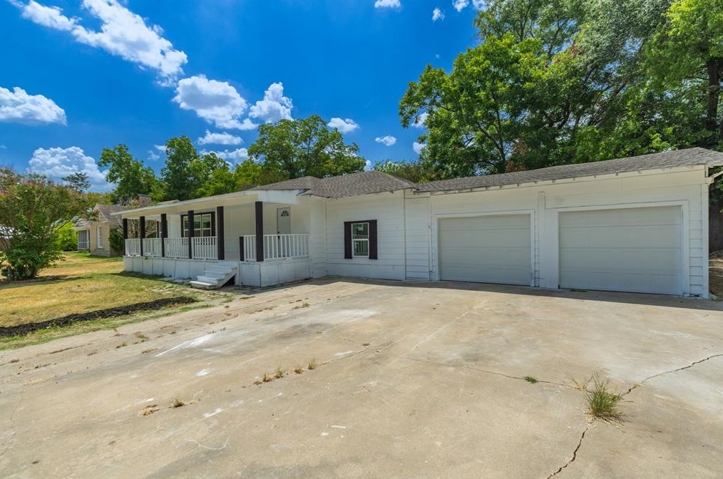 405 Texas St, Sulphur Springs, TX 75482