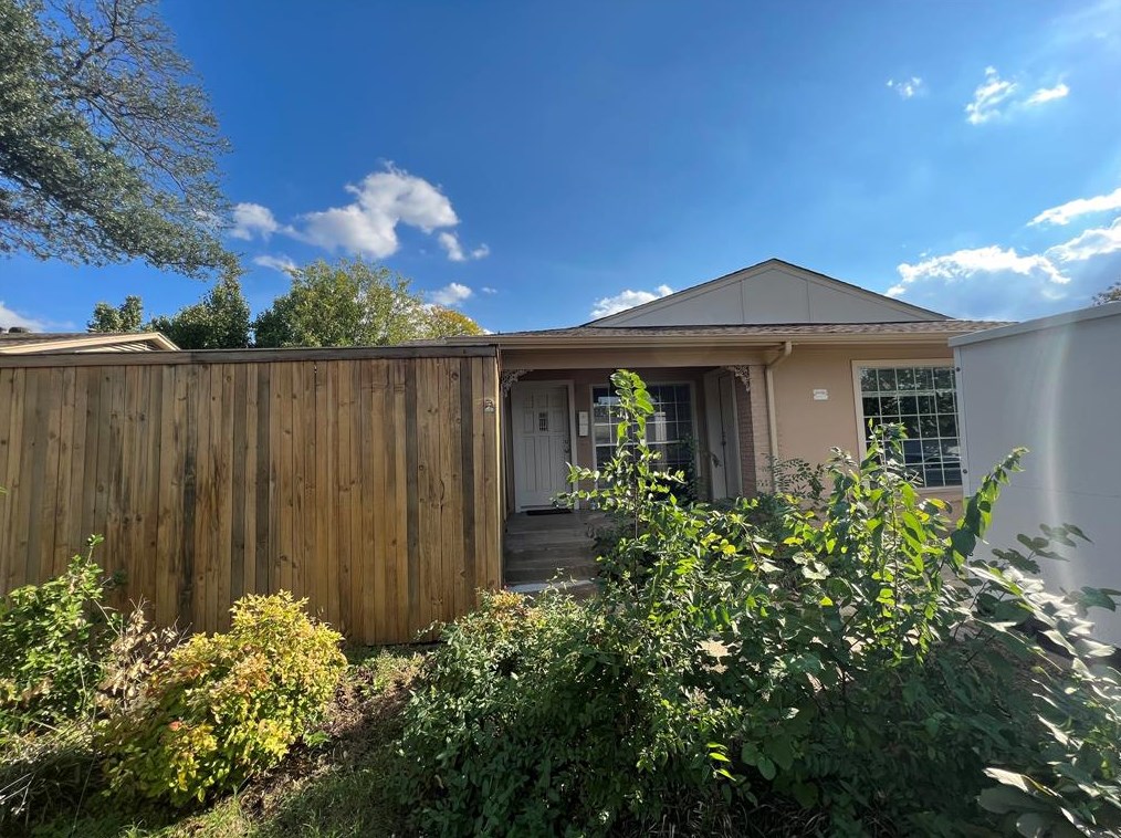 8936 Clearwater Dr, Dallas, TX 75243