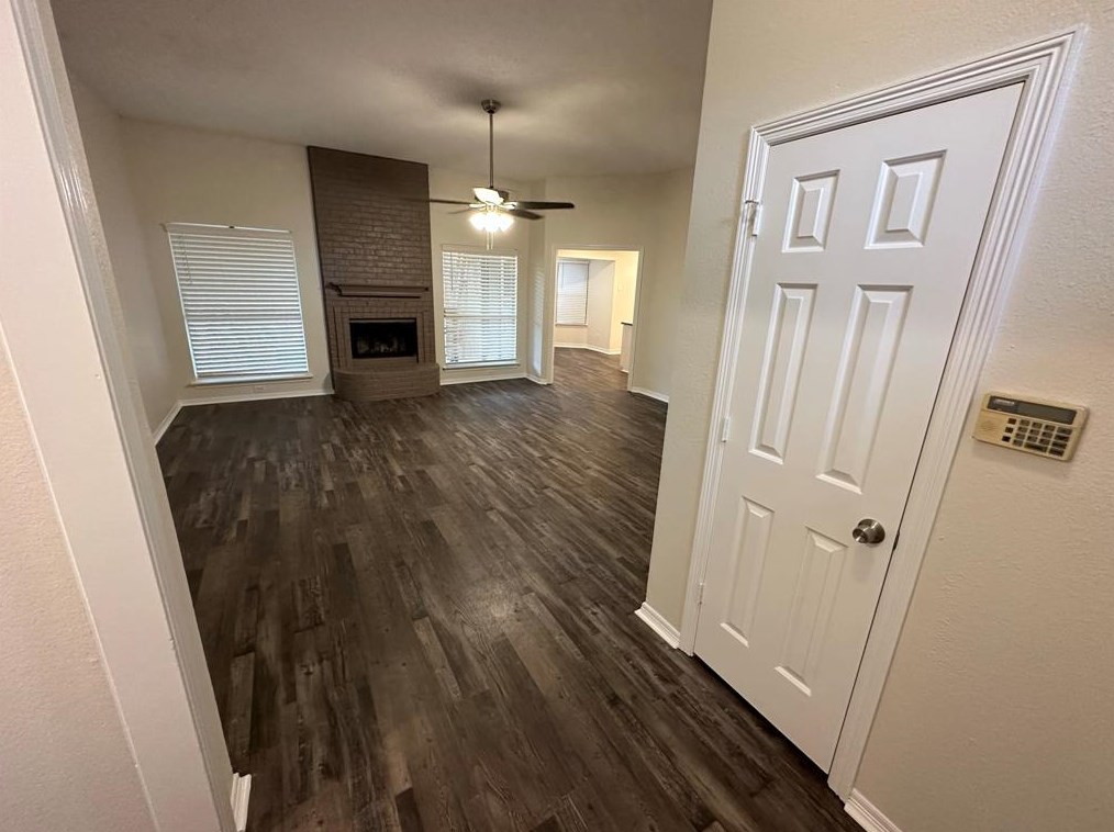 5940 Hilltop Dr, Fort Worth, TX 76148