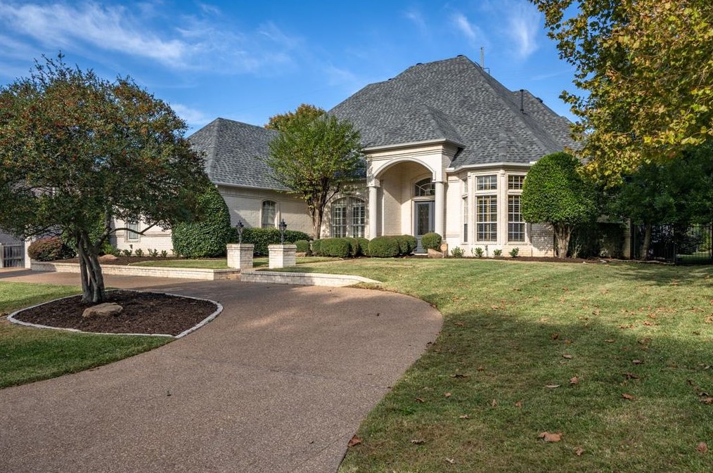 427 Marshall Rd, Grapevine, TX 76092-2213