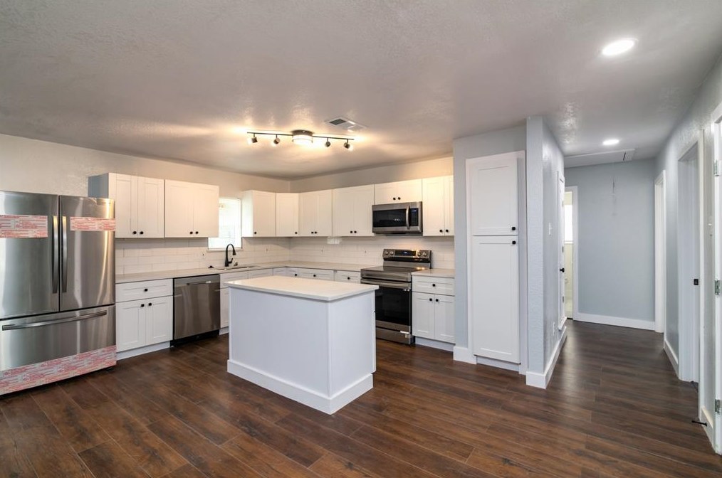 1237 Pentagon Pkwy, Dallas TX  75216-6992 exterior