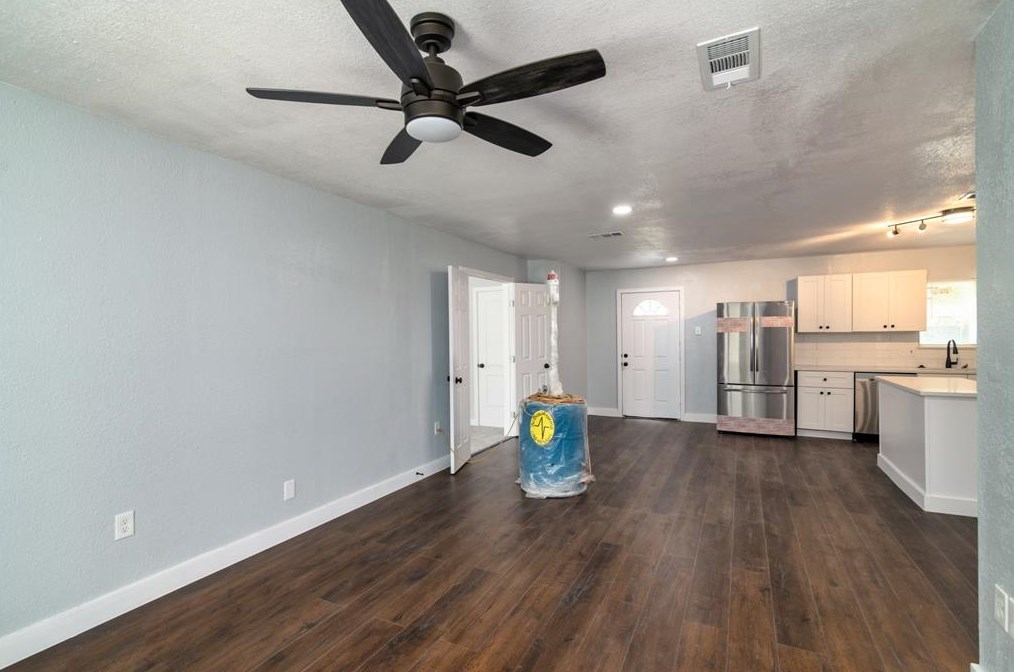 1237 Pentagon Pkwy, Dallas TX  75216-6992 exterior