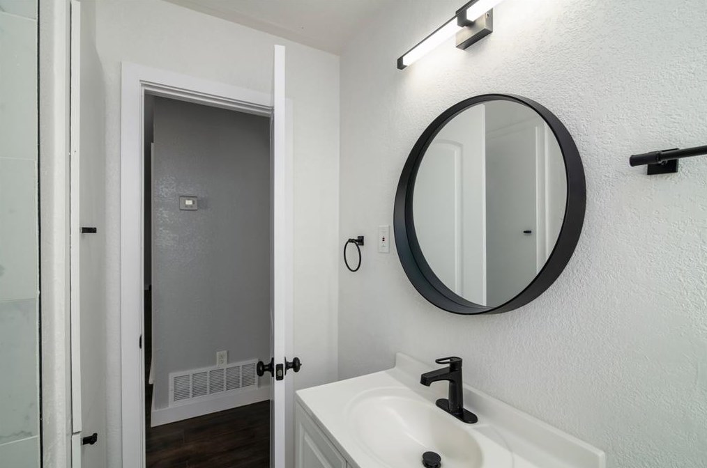 1237 Pentagon Pkwy, Dallas TX  75216-6992 exterior