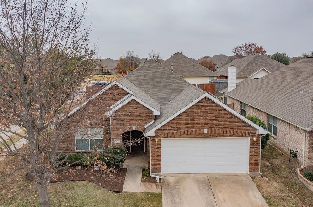 601 Creekside Dr, Oak Point, TX 75068
