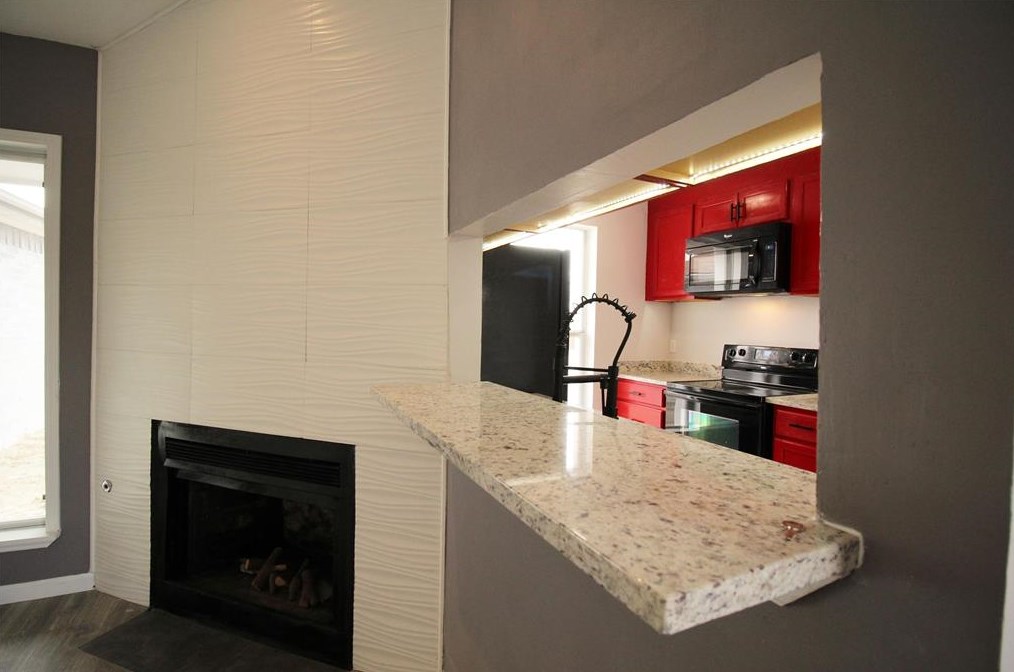 6952 Sammy Cir, Dallas TX  75237-2441 exterior