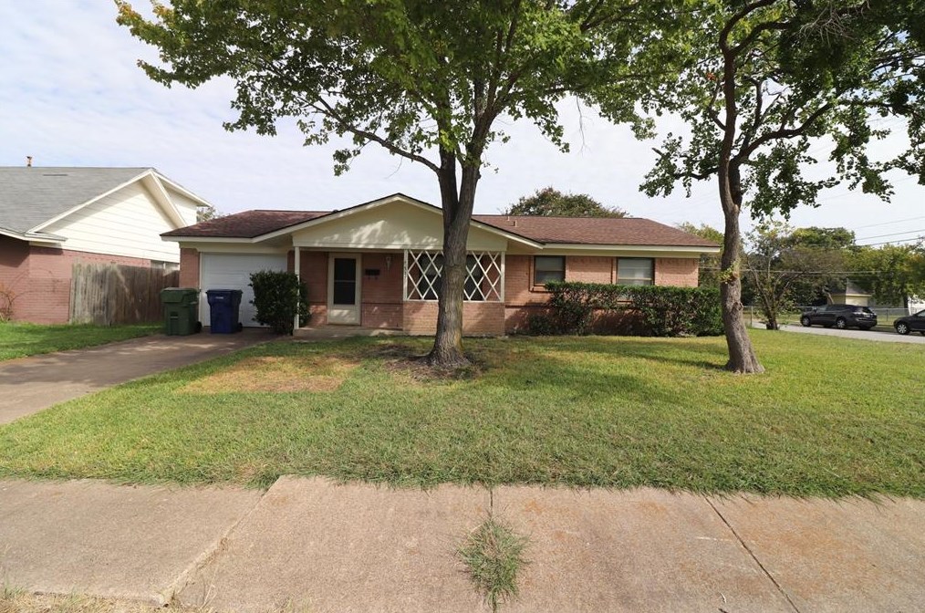 517 Bay Shore Dr, Garland, TX 75040