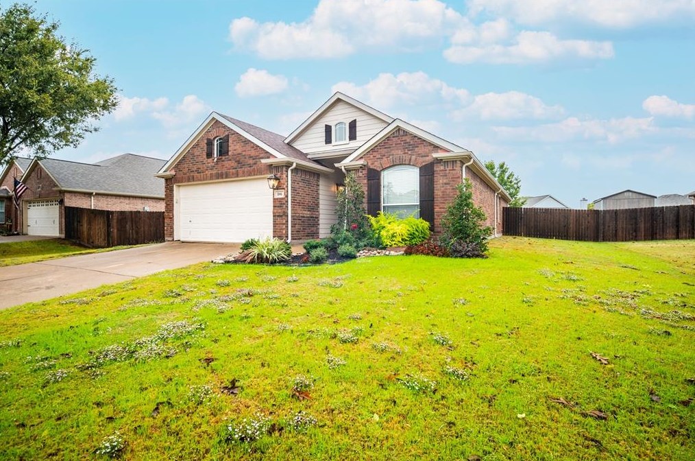 106 Eagle Feather Dr, Waxahachie, TX 75165