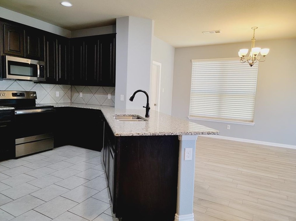 312 Lead Creek Dr, Fort Worth TX  76131 exterior