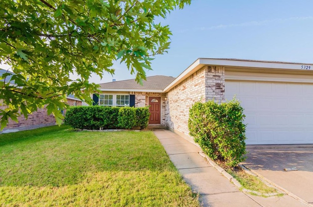 5329 Lava Rock Dr, Fort Worth, TX 76179