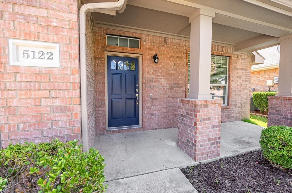 5122 Willow Bend Ln, Garland, TX 75048