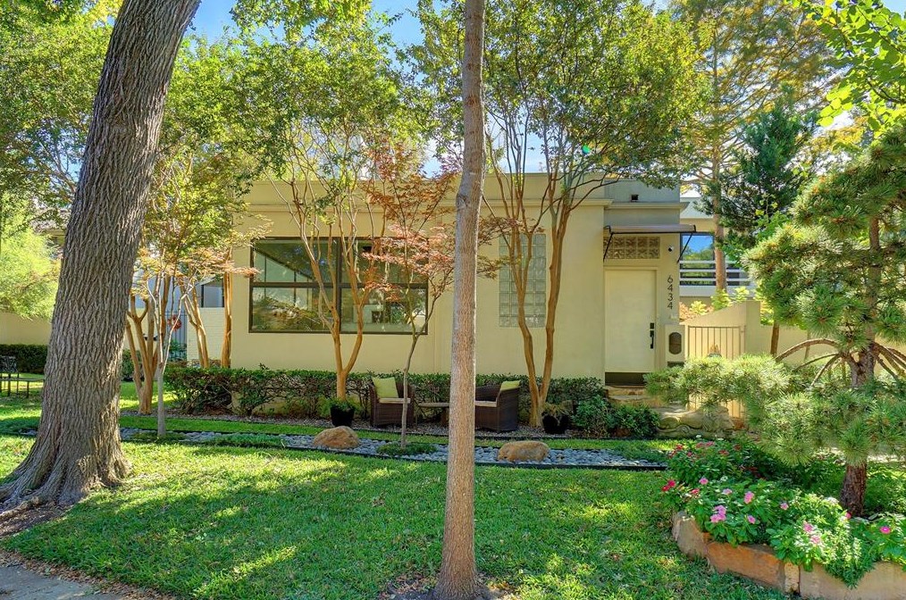 6434 Southpoint Dr, Dallas TX  75248-2110 exterior