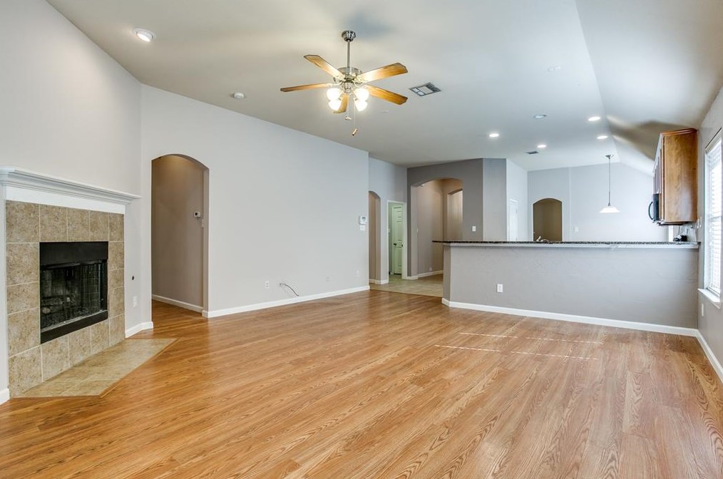 15721 Wheelhorse Trl, Roanoke, TX 76262