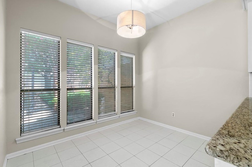 12465 Montego Plz, Dallas TX  75230-1723 exterior