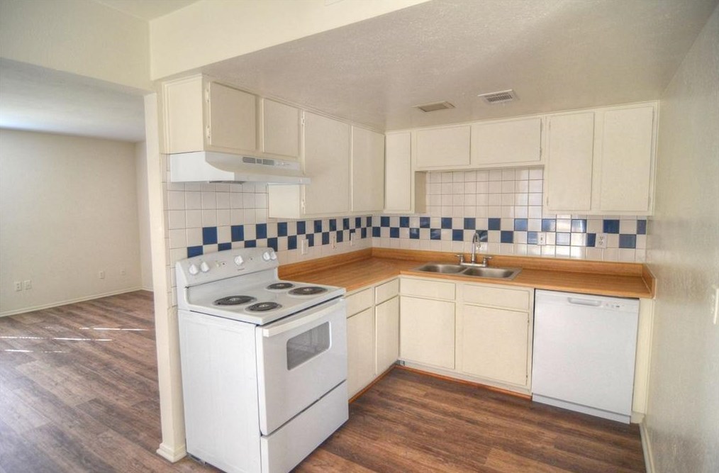 1826 Randolph Dr, Garland, TX 75041